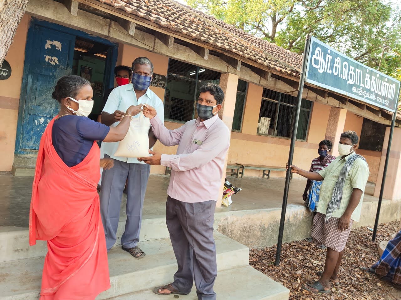 Hope Trust community relief distribution in Tiruvannamalai, photograph 1