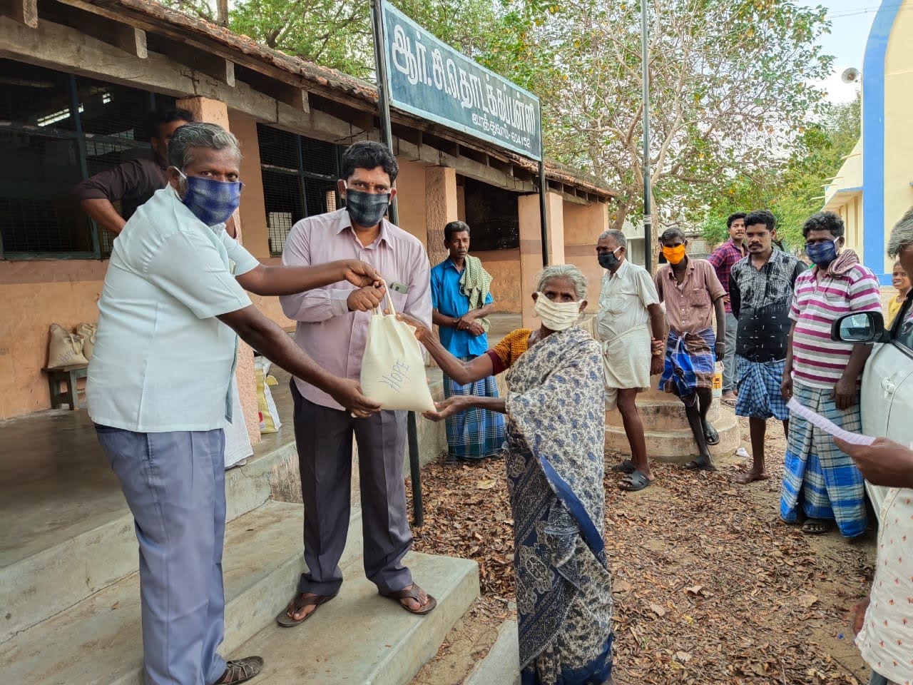 Hope Trust community relief distribution in Tiruvannamalai, photograph 16