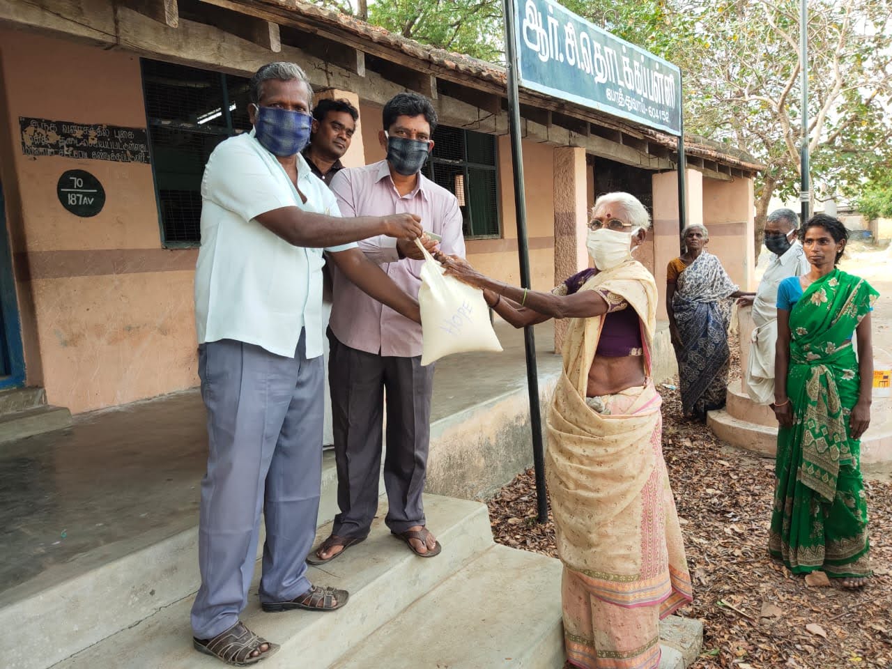 Hope Trust community relief distribution in Tiruvannamalai, photograph 18